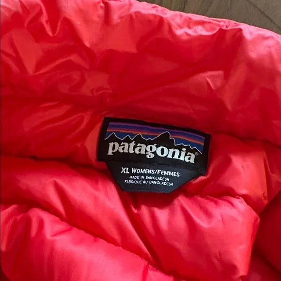 Patagonia Women’s Down Sweater Jacket in Catalan Coral size XL - Picture 6 of 11
